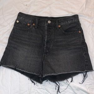 Levi’s Shorts!! Black distressed
